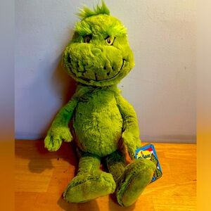New 2022 Aurora Dr. Suess The Grinch plush 16”